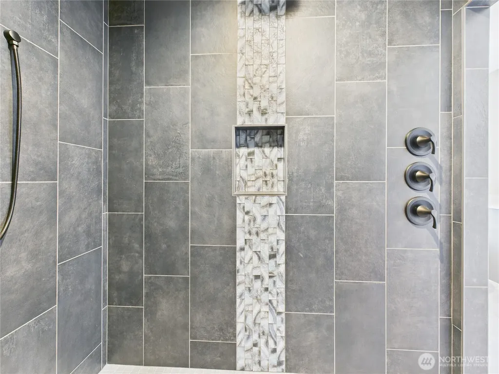 857 NE Tyler Place East Wenatchee WA 98802