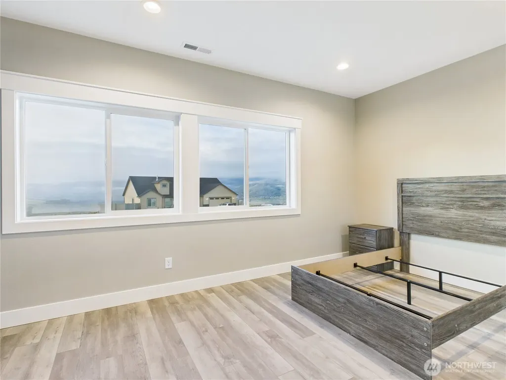 857 NE Tyler Place East Wenatchee WA 98802