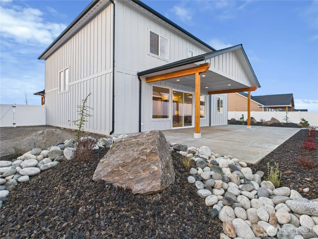 857 NE Tyler Place East Wenatchee WA 98802