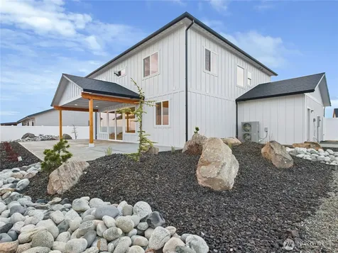 857 NE Tyler Place East Wenatchee WA 98802