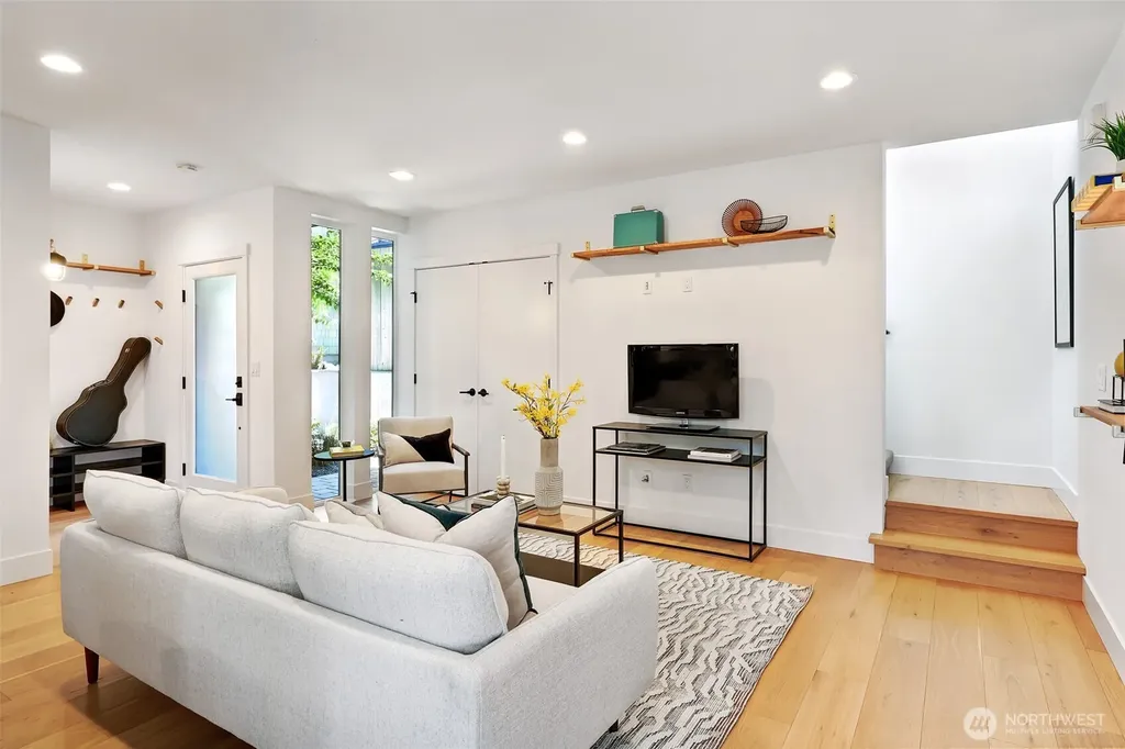 527 NE 89th Street Seattle WA 98115