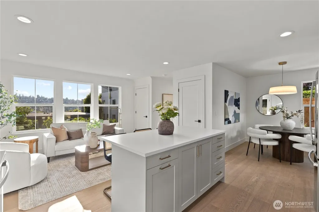 3245 13th Avenue W Seattle WA 98119