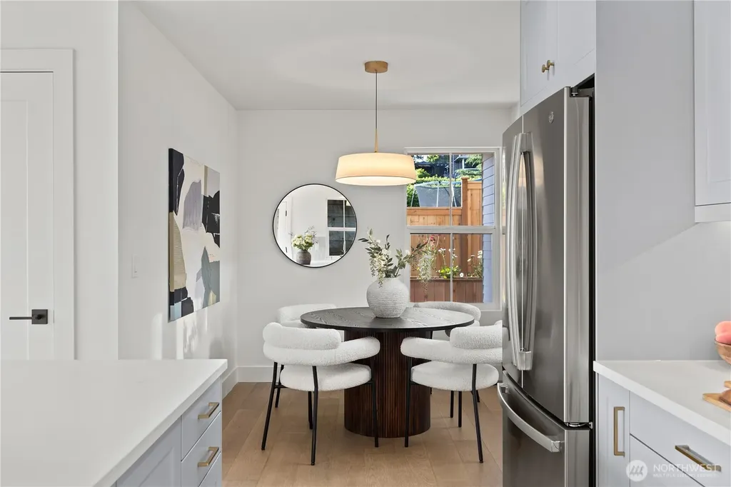 3245 13th Avenue W Seattle WA 98119