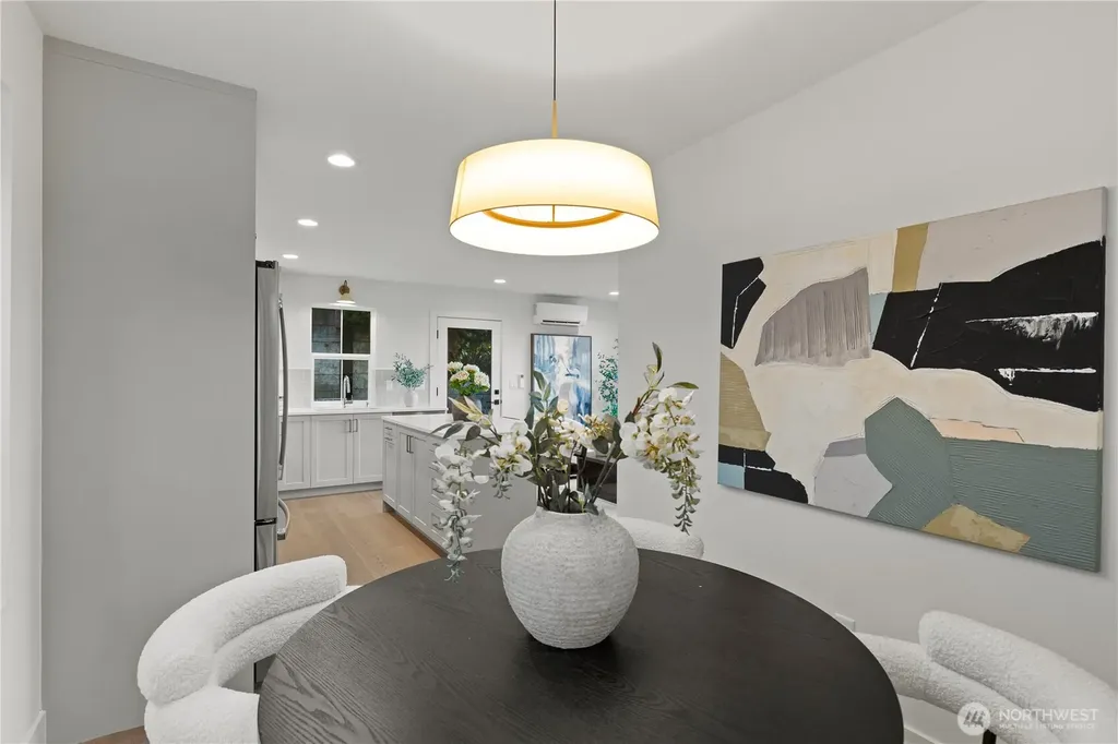 3245 13th Avenue W Seattle WA 98119