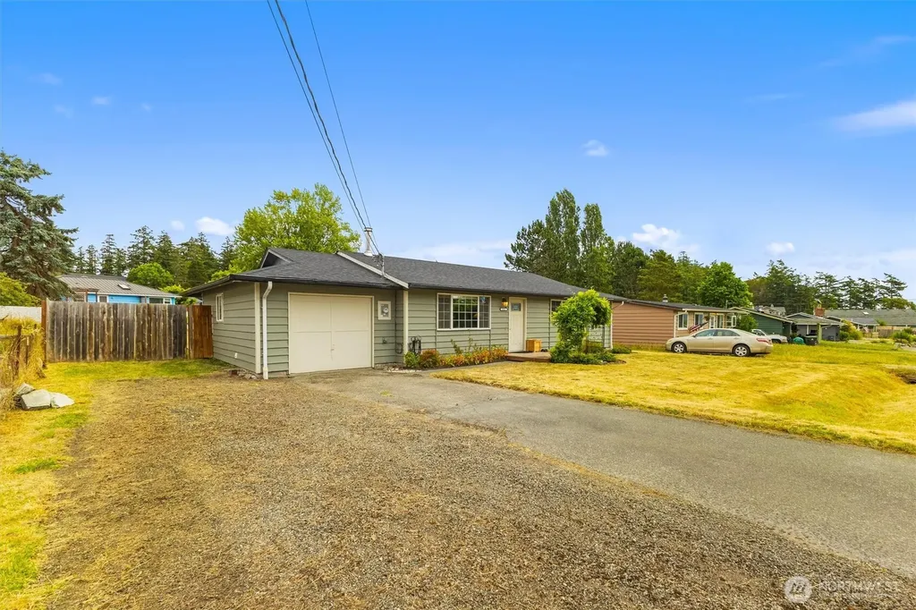 822 Walker Avenue Oak Harbor WA 98277