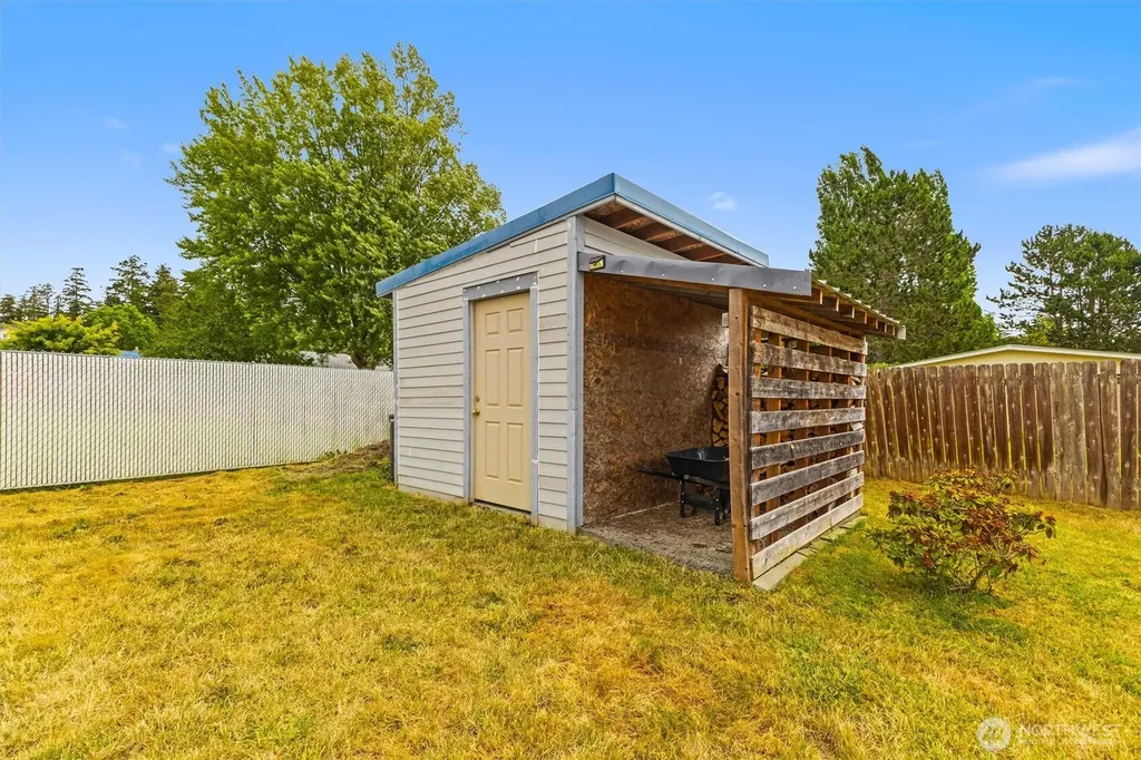 822 Walker Avenue Oak Harbor WA 98277