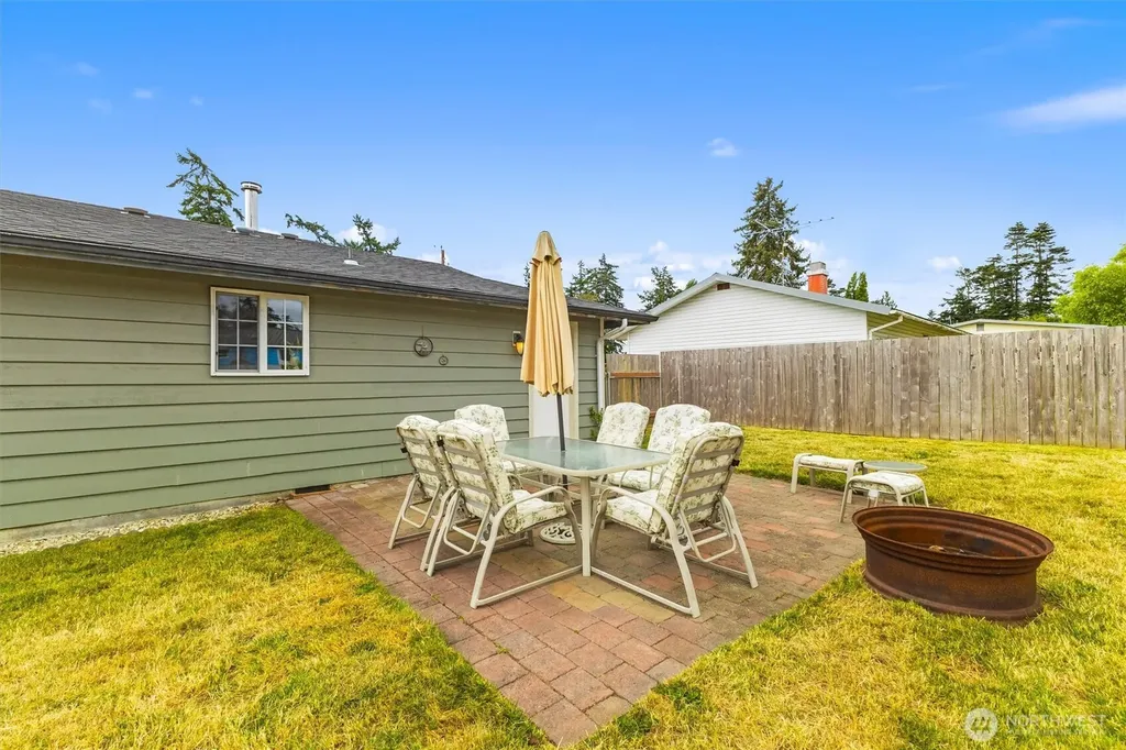 822 Walker Avenue Oak Harbor WA 98277