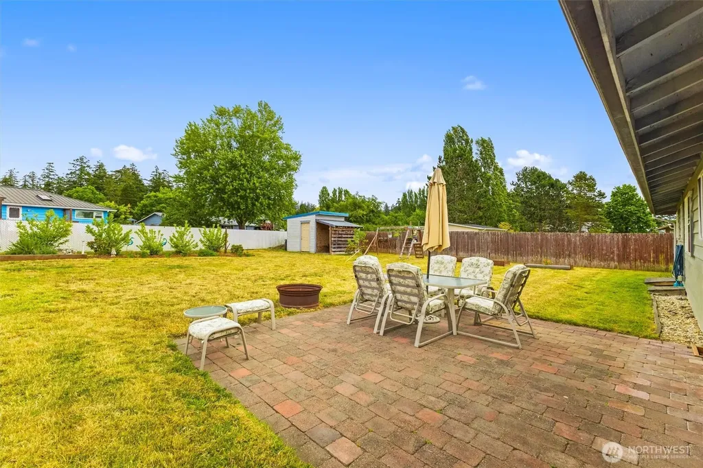 822 Walker Avenue Oak Harbor WA 98277