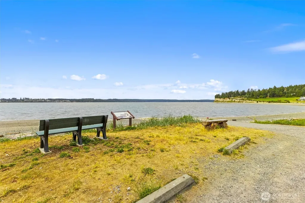 822 Walker Avenue Oak Harbor WA 98277