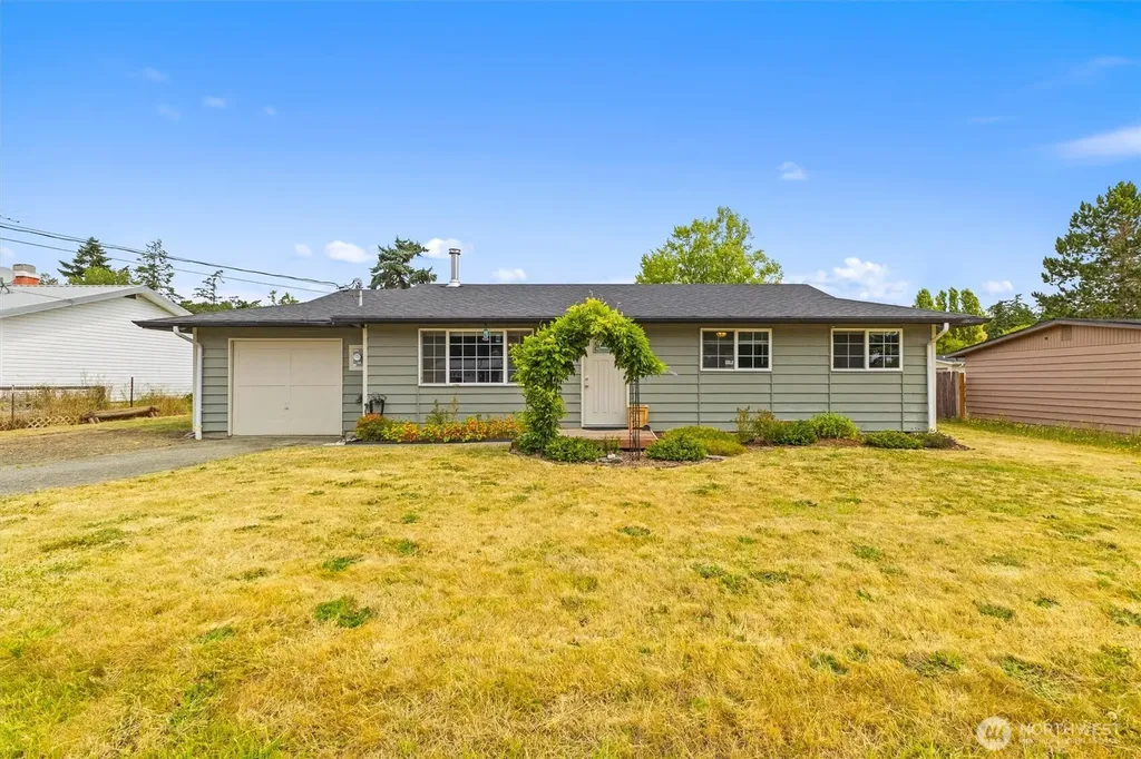 822 Walker Avenue Oak Harbor WA 98277