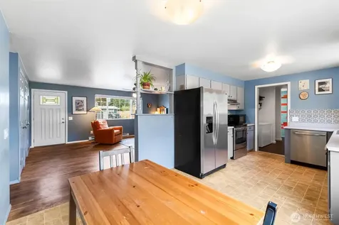 822 Walker Avenue Oak Harbor WA 98277