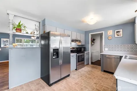 822 Walker Avenue Oak Harbor WA 98277