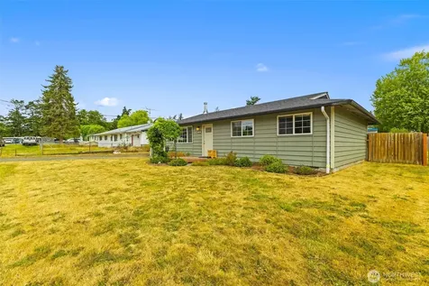 822 Walker Avenue Oak Harbor WA 98277
