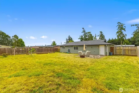 822 Walker Avenue Oak Harbor WA 98277