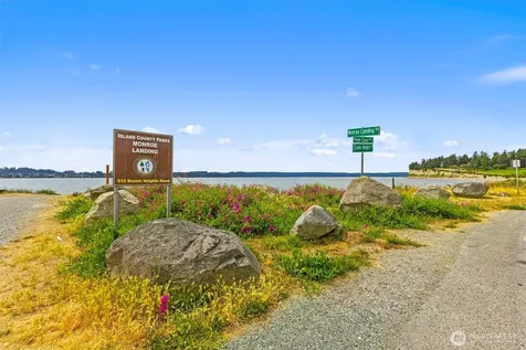 822 Walker Avenue Oak Harbor WA 98277