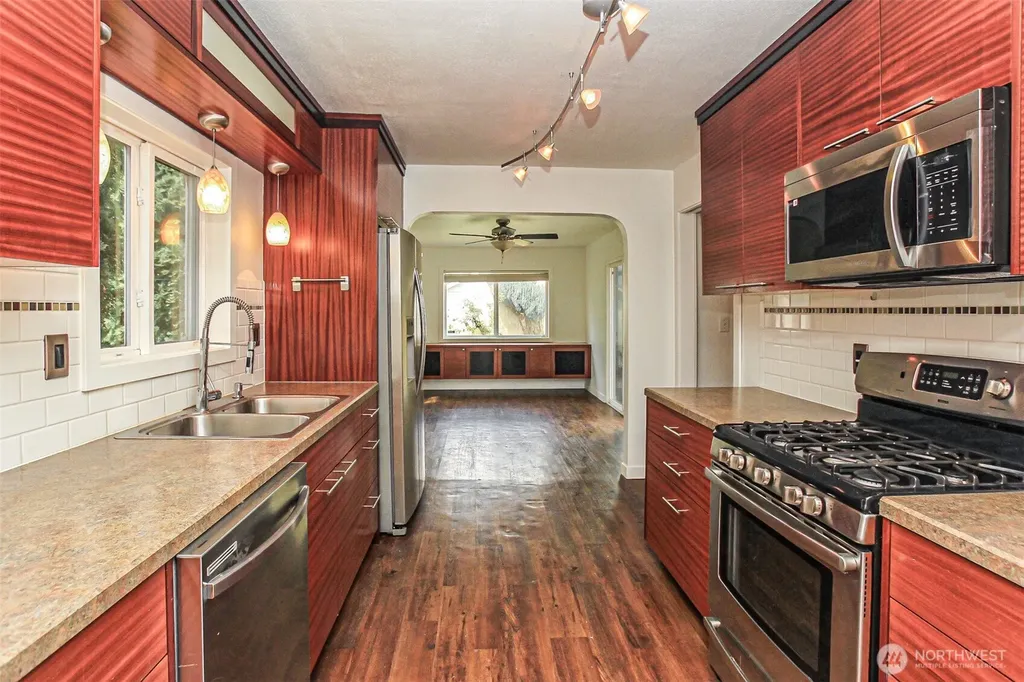 6426 G Street Tacoma WA 98408