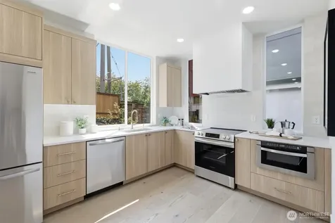 1407 29th Avenue Seattle WA 98122