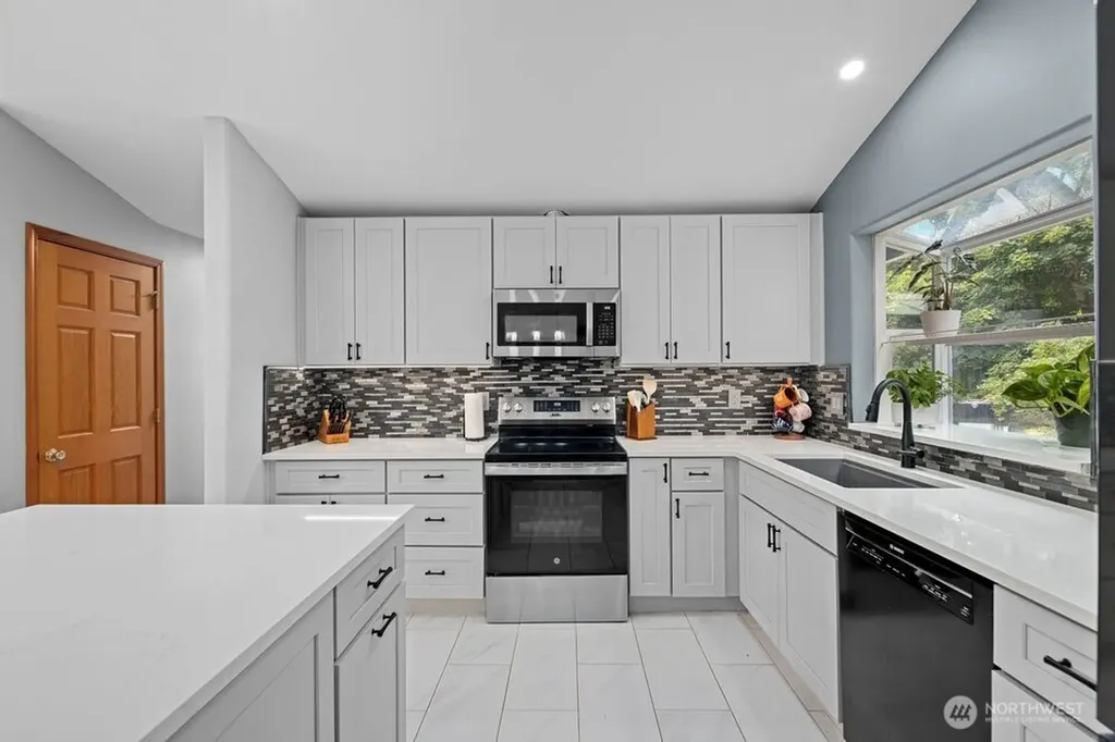 5223 128th Place NE Marysville WA 98271