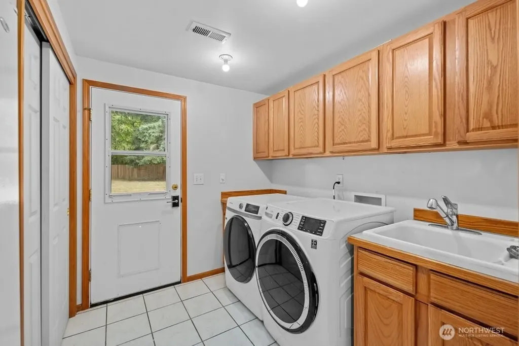 5223 128th Place NE Marysville WA 98271