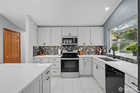 5223 128th Place NE Marysville WA 98271