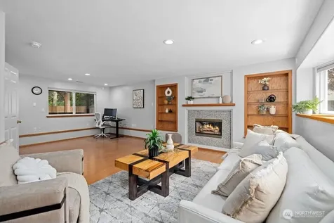 5223 128th Place NE Marysville WA 98271