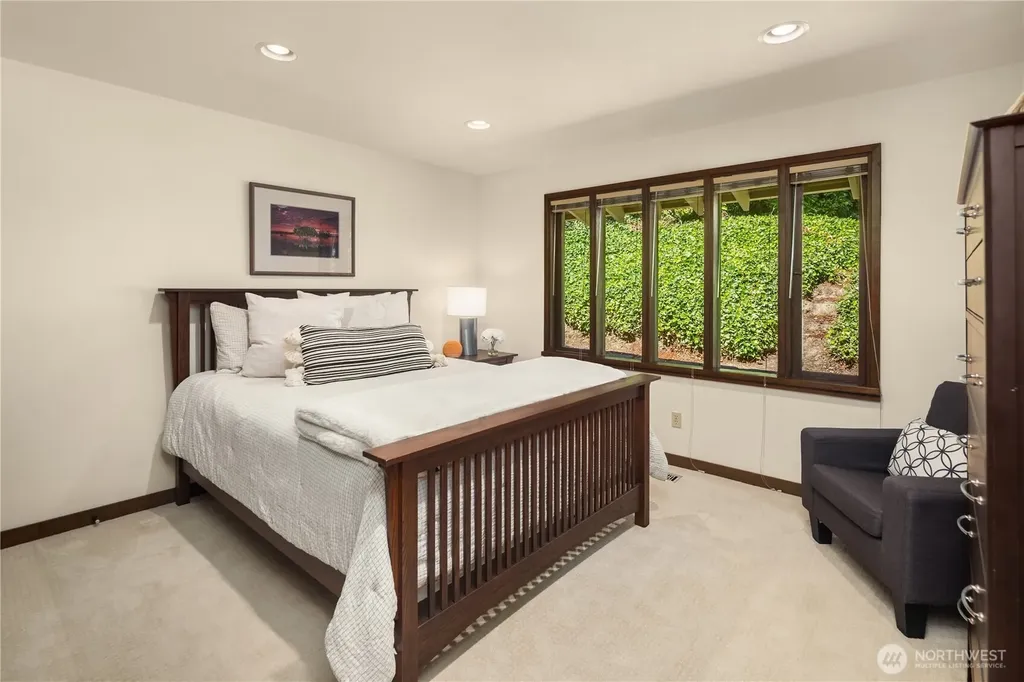 6815 E Mercer Way Mercer Island WA 98040