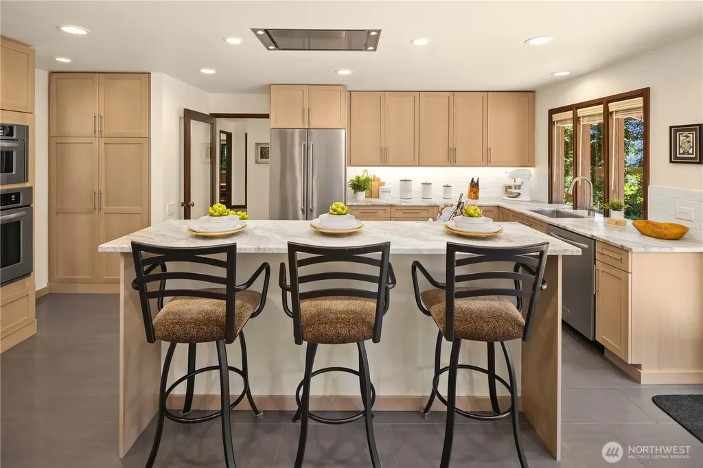 6815 E Mercer Way Mercer Island WA 98040