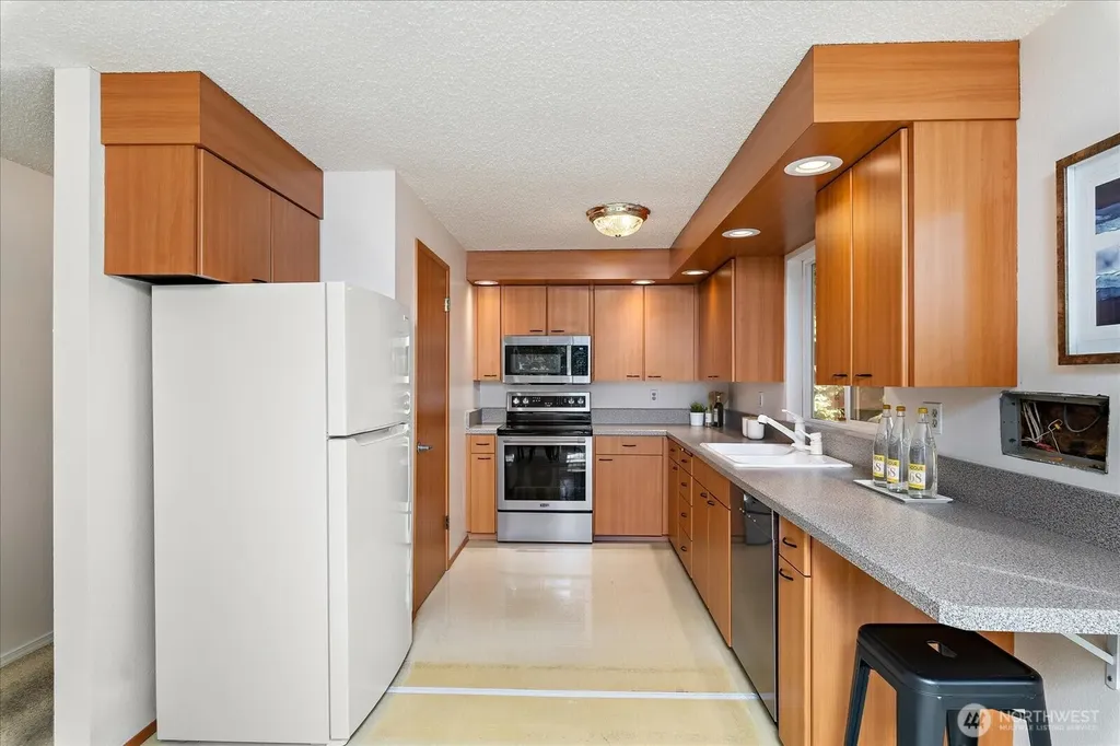 17202 Sealawn Place Edmonds WA 98026