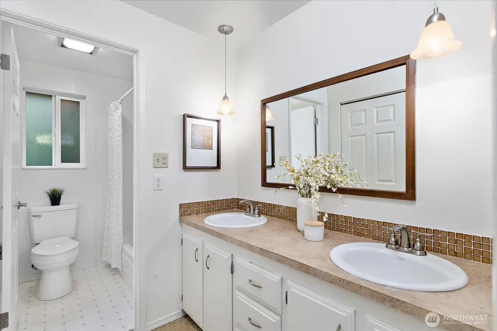 17202 Sealawn Place Edmonds WA 98026