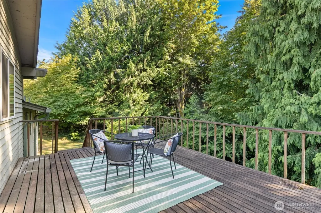 17202 Sealawn Place Edmonds WA 98026