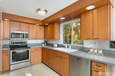 17202 Sealawn Place Edmonds WA 98026