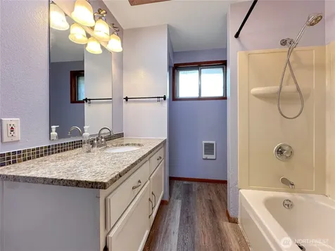 6909 133rd Court NE Redmond WA 98052
