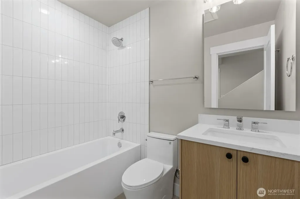 1407 29th Avenue Seattle WA 98122