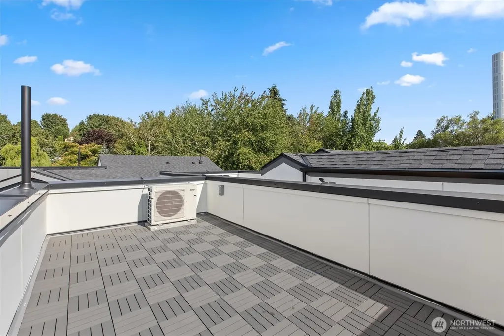 1407 29th Avenue Seattle WA 98122