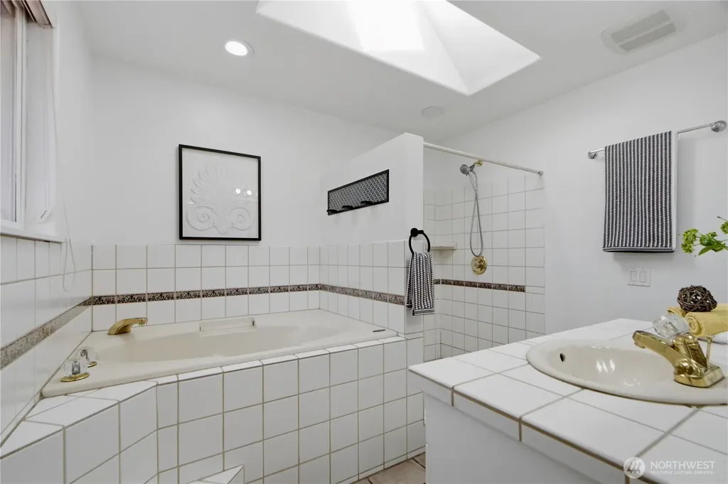 17255 SE 142nd Street Renton WA 98059