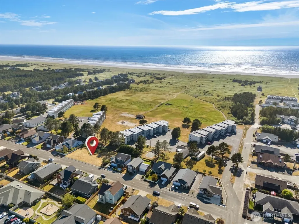 2701 Sea Crest Avenue N Long Beach WA 98631