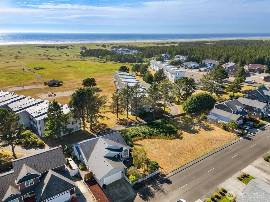 2701 Sea Crest Avenue N Long Beach WA 98631