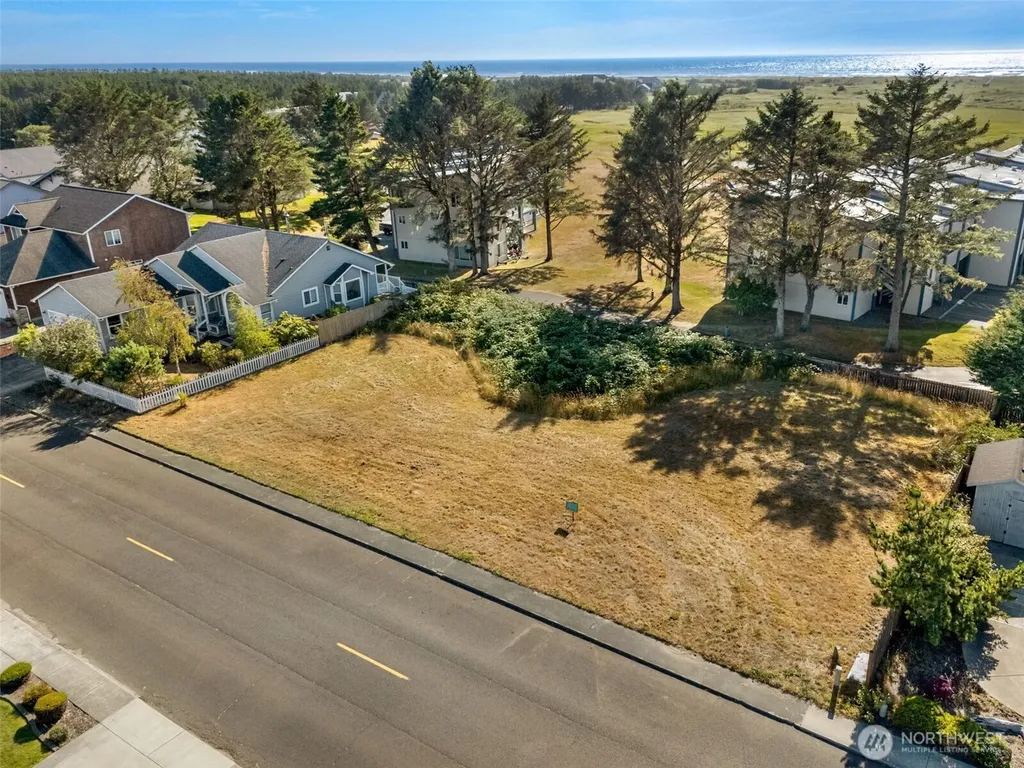 2701 Sea Crest Avenue N Long Beach WA 98631