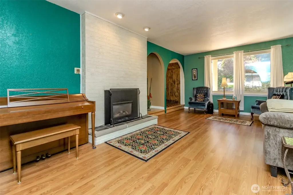 6220 81st Street E Puyallup WA 98371