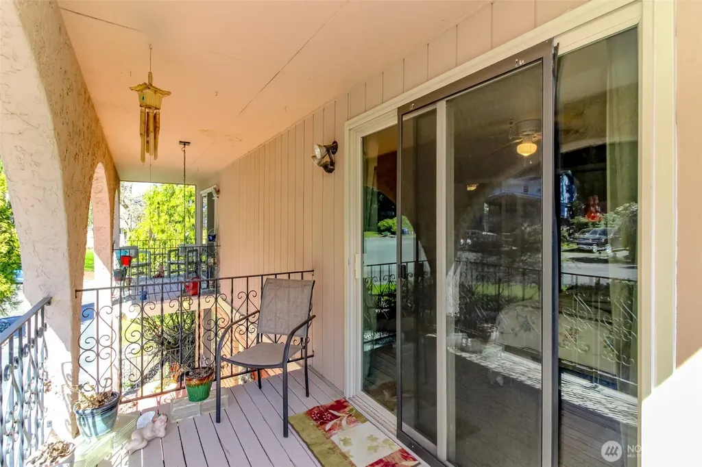 6220 81st Street E Puyallup WA 98371