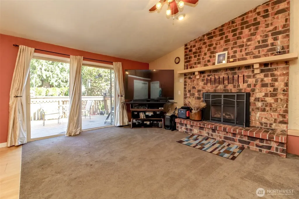 6220 81st Street E Puyallup WA 98371
