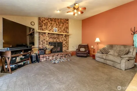 6220 81st Street E Puyallup WA 98371