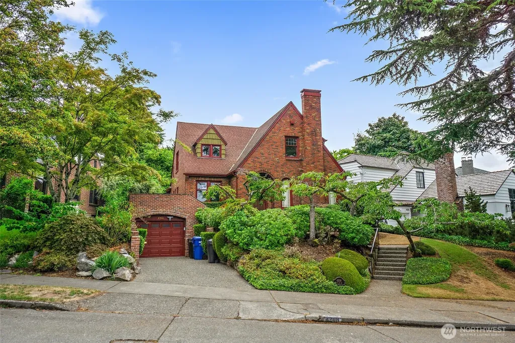 4208 51st Avenue NE Seattle WA 98105