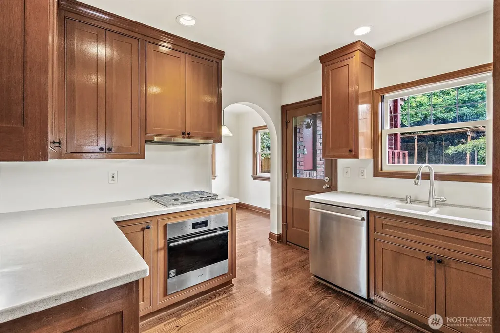 4208 51st Avenue NE Seattle WA 98105