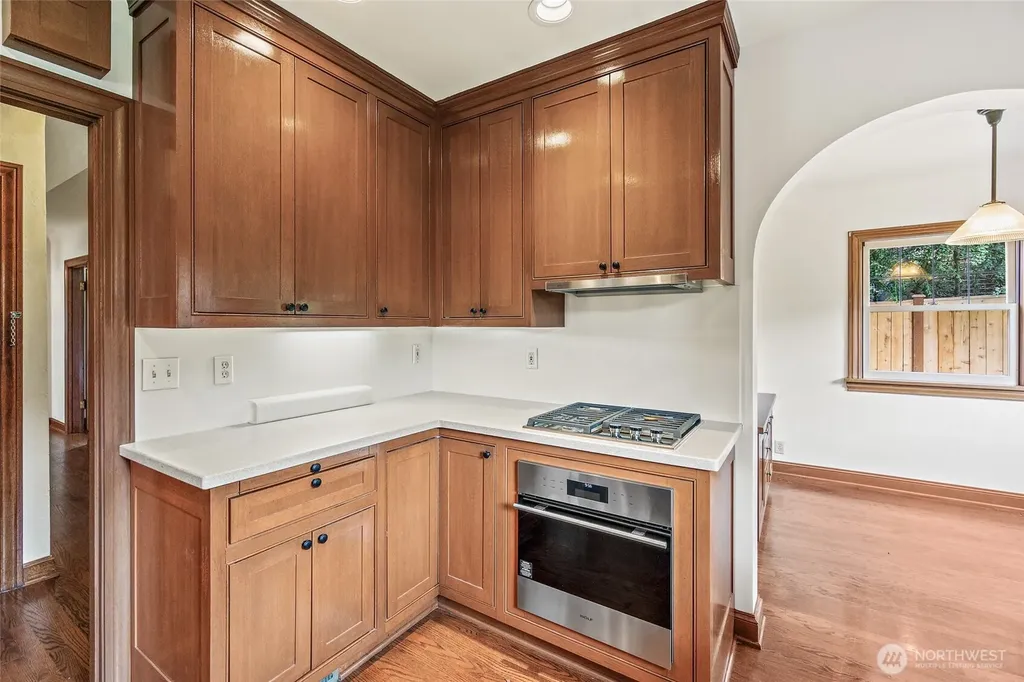 4208 51st Avenue NE Seattle WA 98105