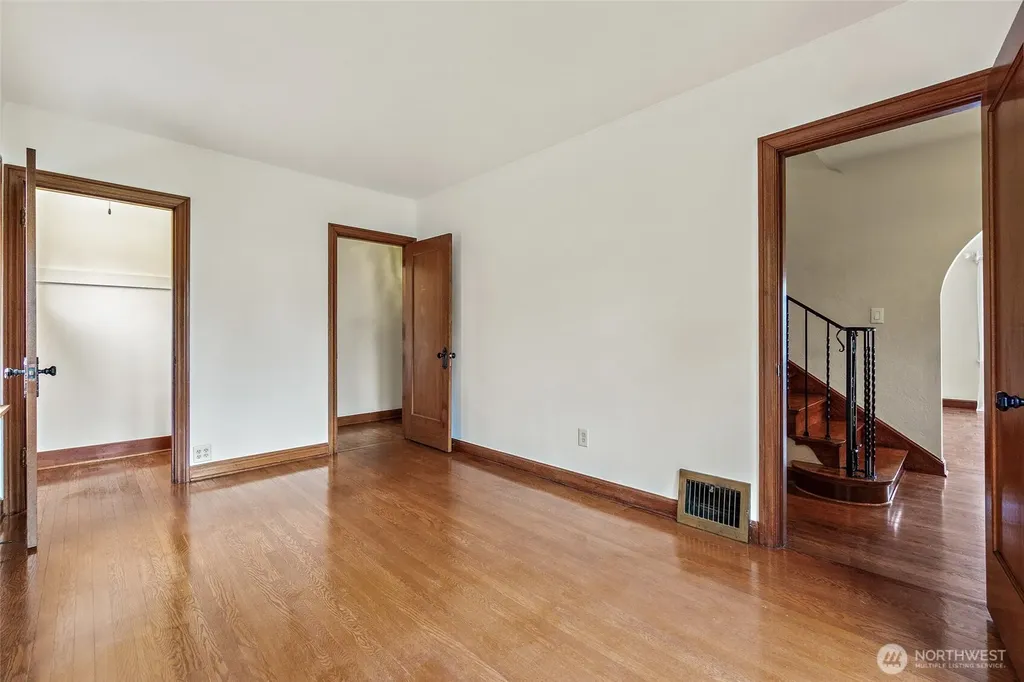 4208 51st Avenue NE Seattle WA 98105