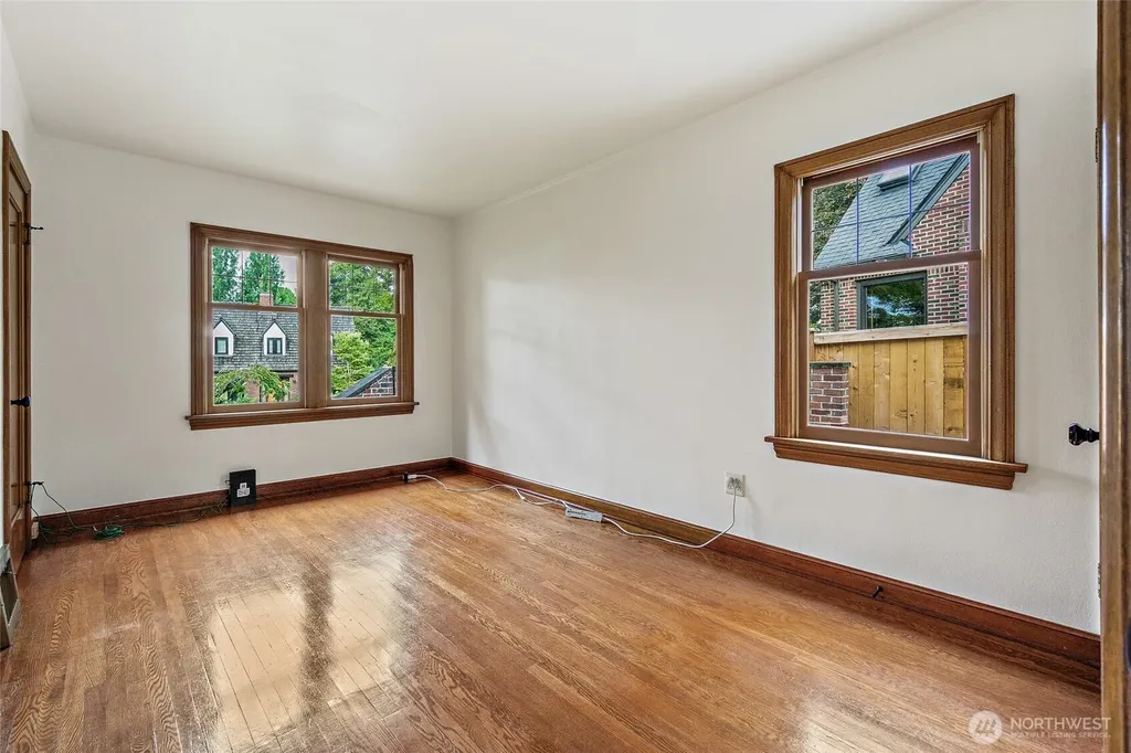 4208 51st Avenue NE Seattle WA 98105