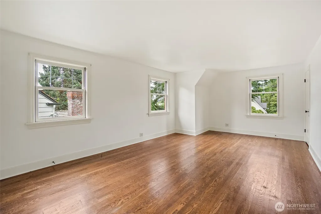 4208 51st Avenue NE Seattle WA 98105