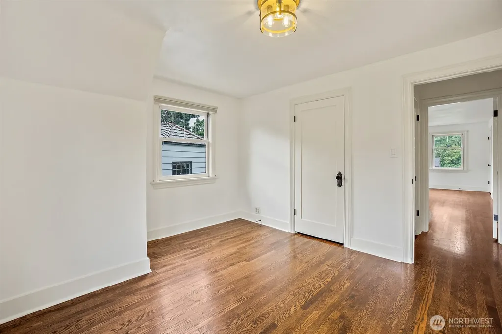4208 51st Avenue NE Seattle WA 98105