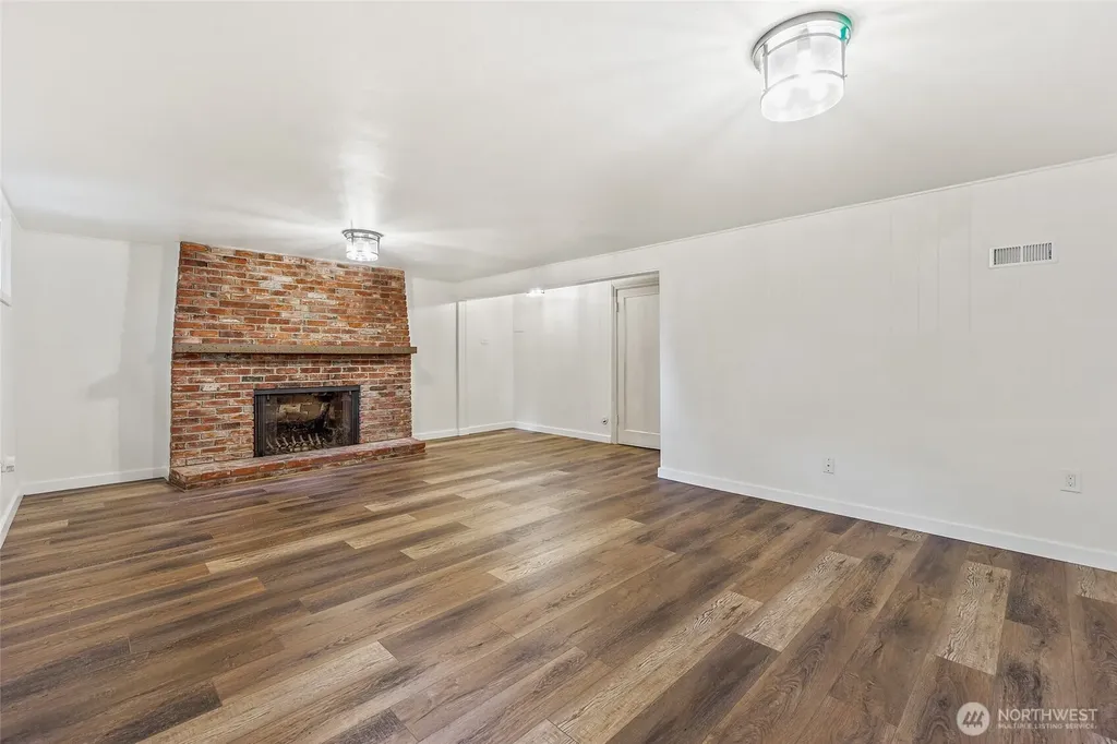 4208 51st Avenue NE Seattle WA 98105